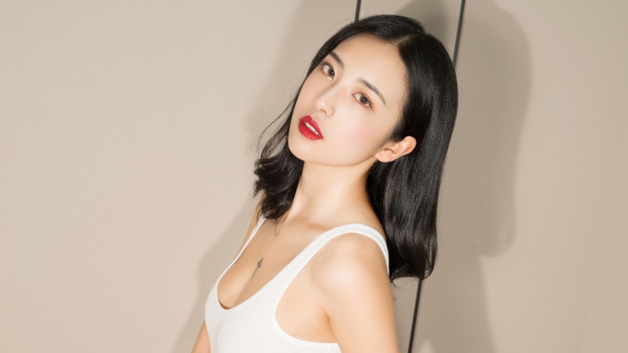 《赏金猎人》沪上造势  “萝莉”吴千语本是女汉子